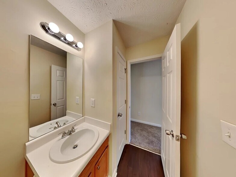 Building Photo - 2524 Turtle Terrace