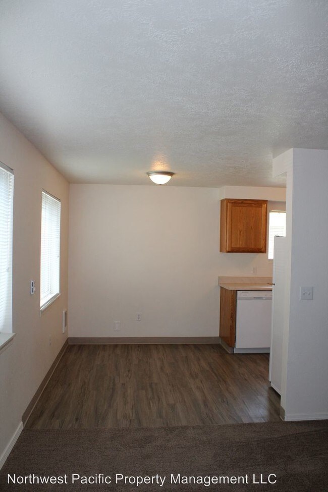 Building Photo - 196 Stoneway Dr NW