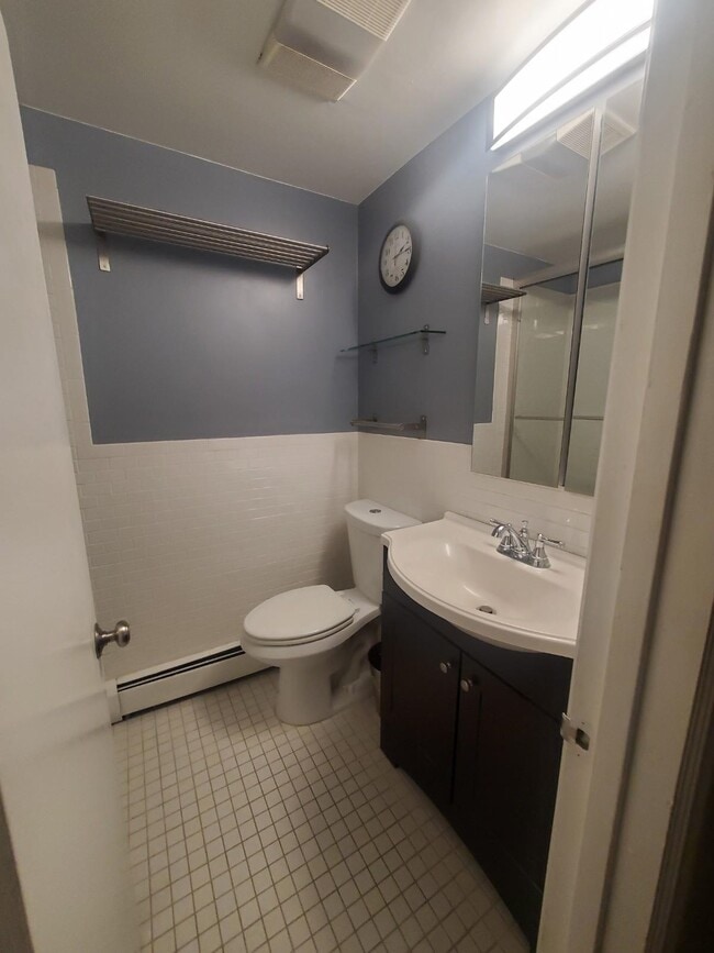 Building Photo - 129 Clinton St