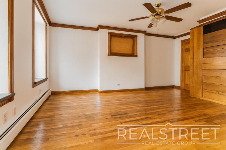 Building Photo - 376 Kosciusko Street – Large 1 Bedroom wit...