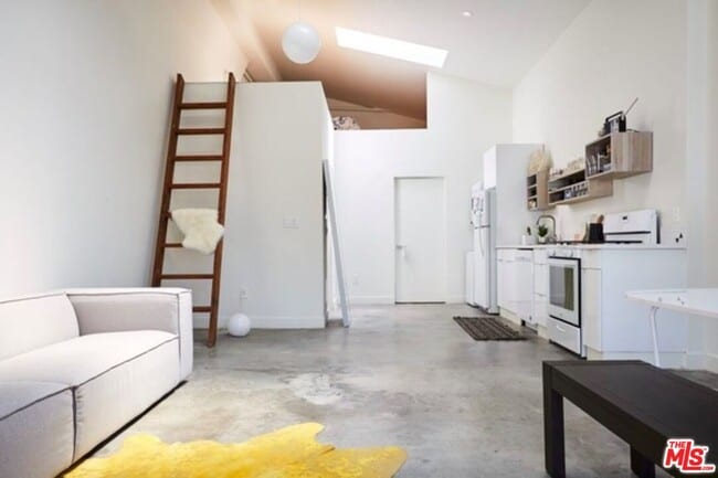 Building Photo - 2226 1/4 Echo Park Ave