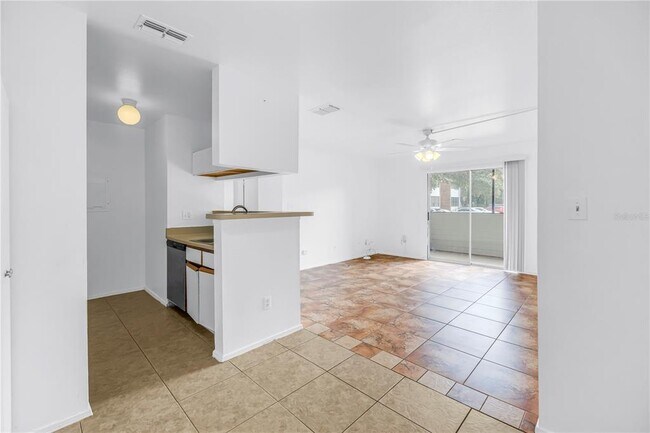 Building Photo - 1400 Gandy Blvd N