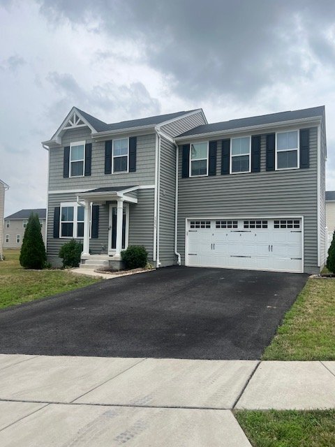 Building Photo - "Beautifully Maintained 4 Bedroom Home wit...