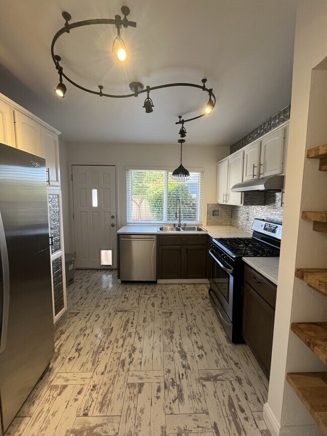 Building Photo - 416 Cambiaso Pl