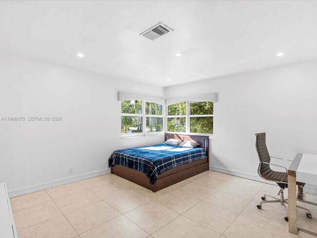 Building Photo - 201 Golden Beach Dr