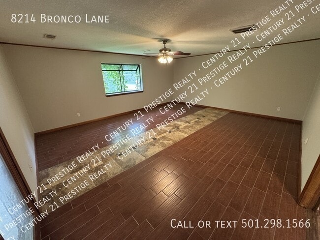 Building Photo - 8214 Bronco Ln