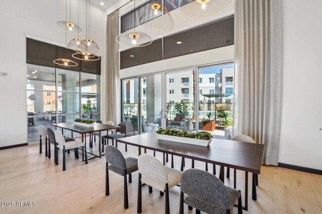 Building Photo - 1161 E O'Neil Dr