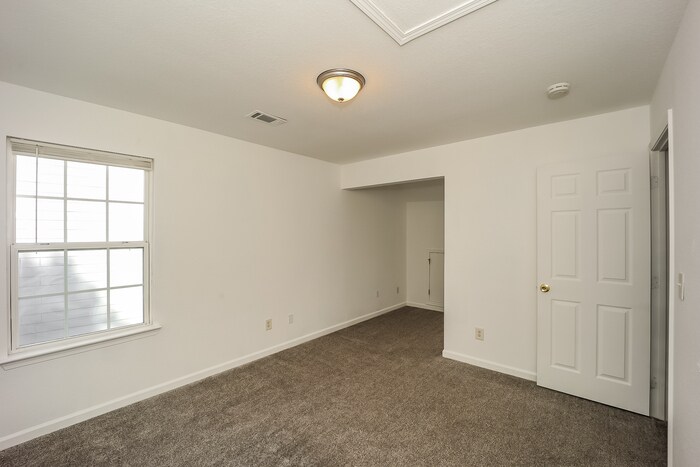 Building Photo - 4806 Enclave Dr