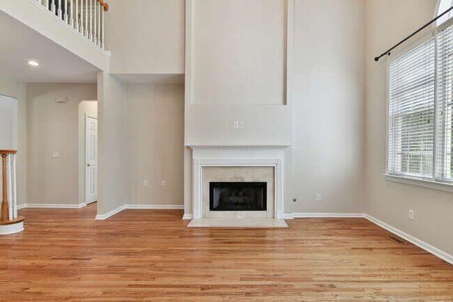 Building Photo - 330 Winherst Ln