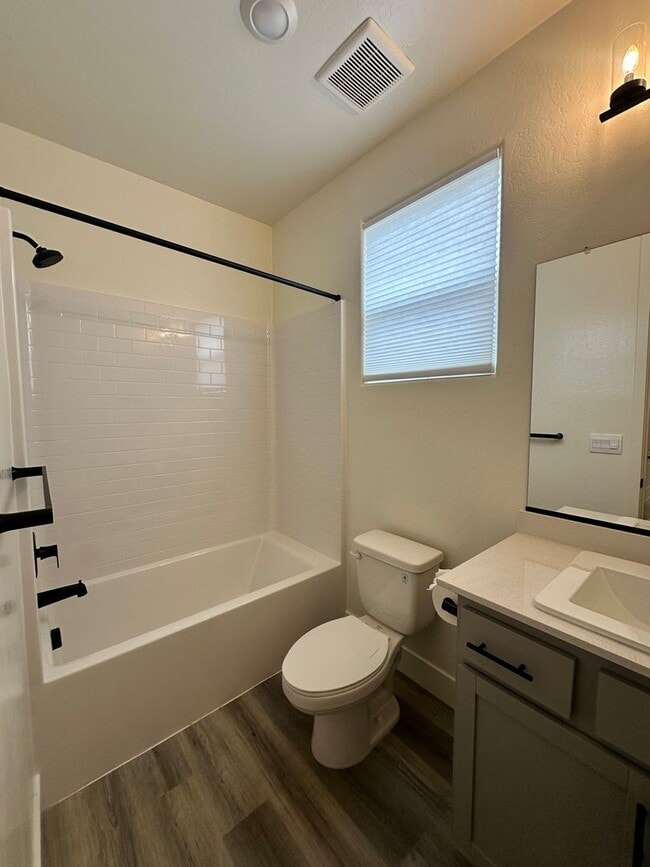 Building Photo - NW Visalia Home Coming Soon!