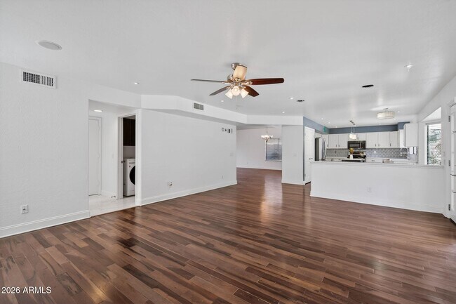 Building Photo - 3241 S Horizon Pl