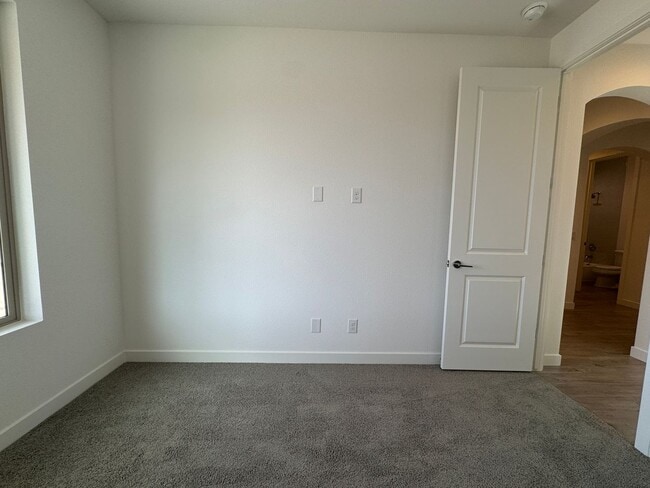 Building Photo - Laughlin Ranch 3 BR 2Ba Public Golf Community with Canyon & Mountain Views