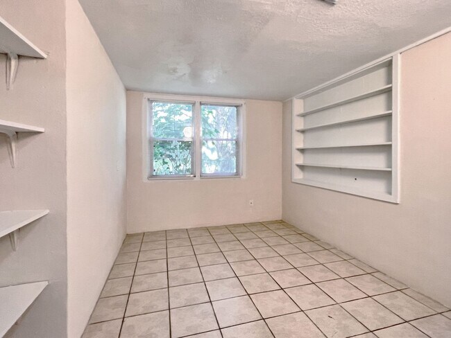 Building Photo - 120 3rd Jpv St