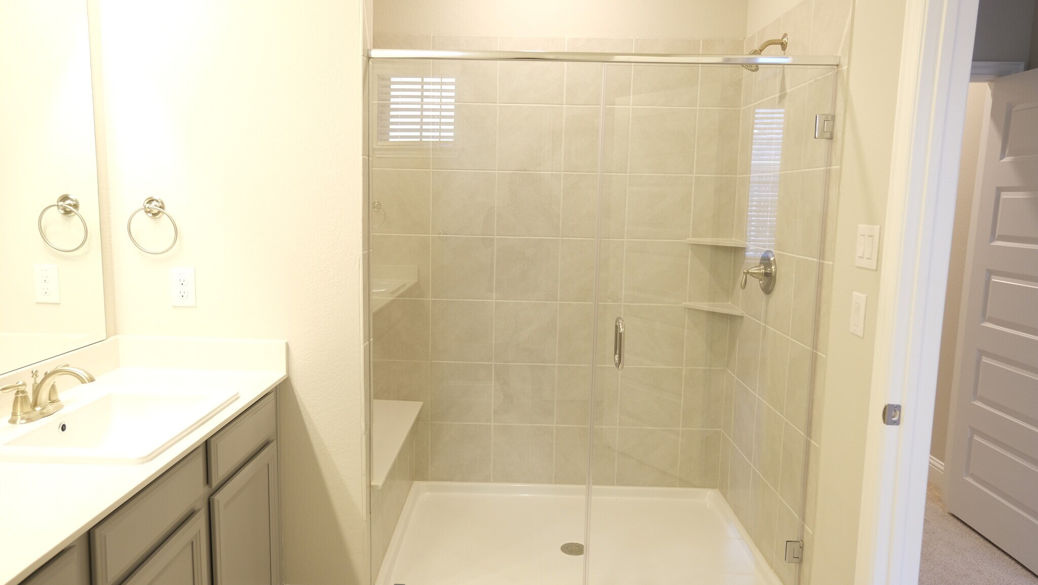 Building Photo - 332 Blackthorne Dr