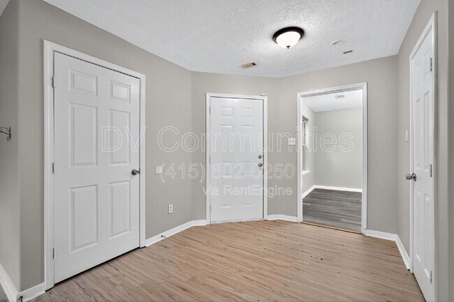 Building Photo - 16350 Many Trees Ln