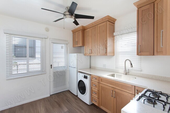 Building Photo - *OPEN HOUSE: 8/17 10-11AM* 1 BR Cottage in...