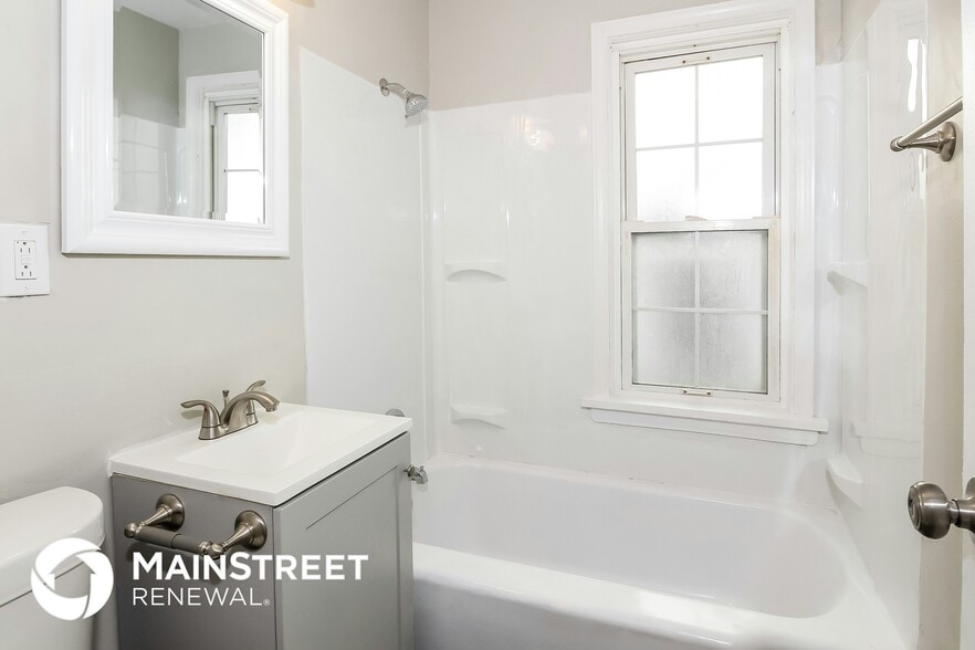 Building Photo - 15602 Scottsdale Blvd