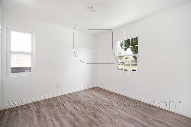 Building Photo - Spacious 3-Bedroom Torrance Home with Private Yard & Modern Interior