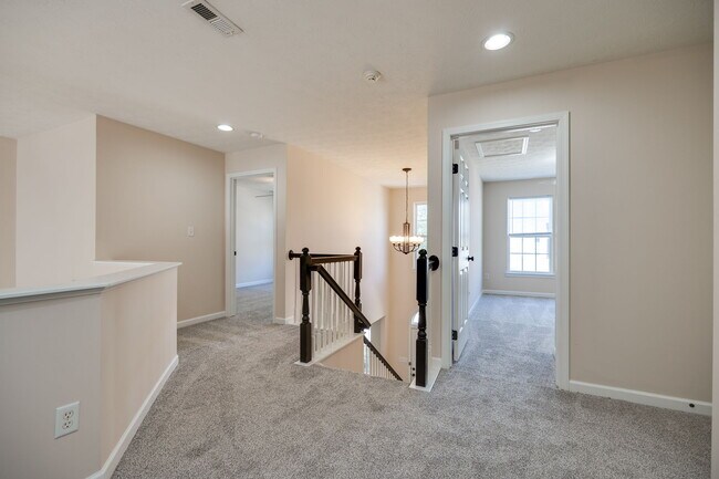Building Photo - 2652 Harrison Ln