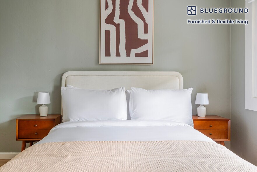 Building Photo - 317 Hawthorne Ave