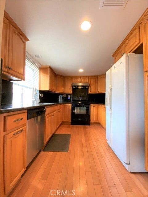 Building Photo - 504 W Huntington Dr