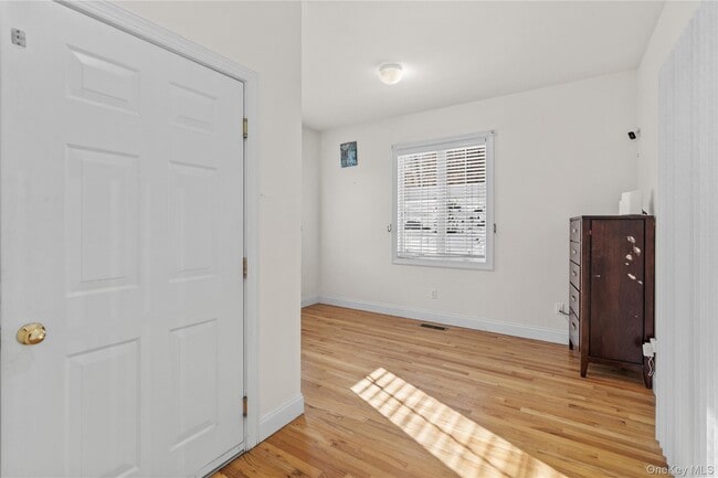 Building Photo - 17 Waring Dr