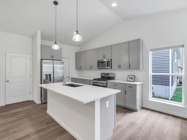 Building Photo - 1631 Ridgefield Blf Ct