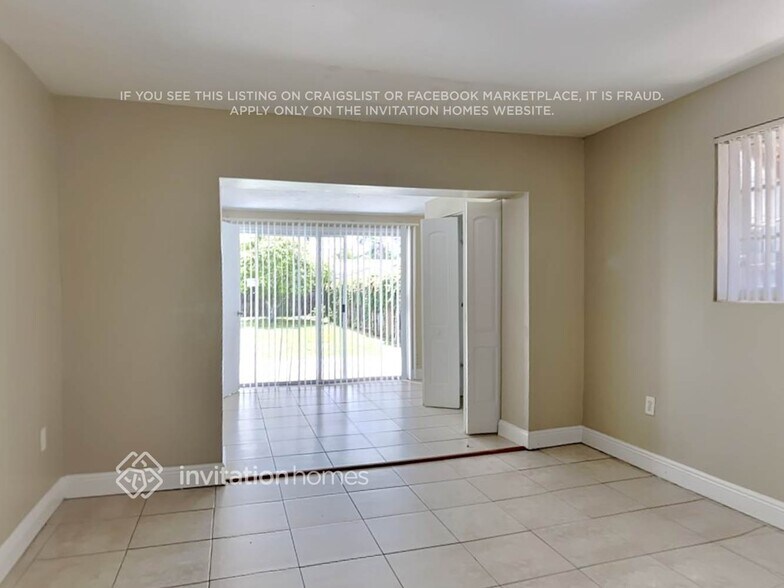 Building Photo - 2411 Utopia Dr
