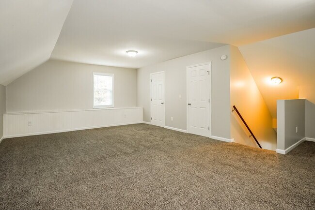 Building Photo - 146 Willowbrook Cir