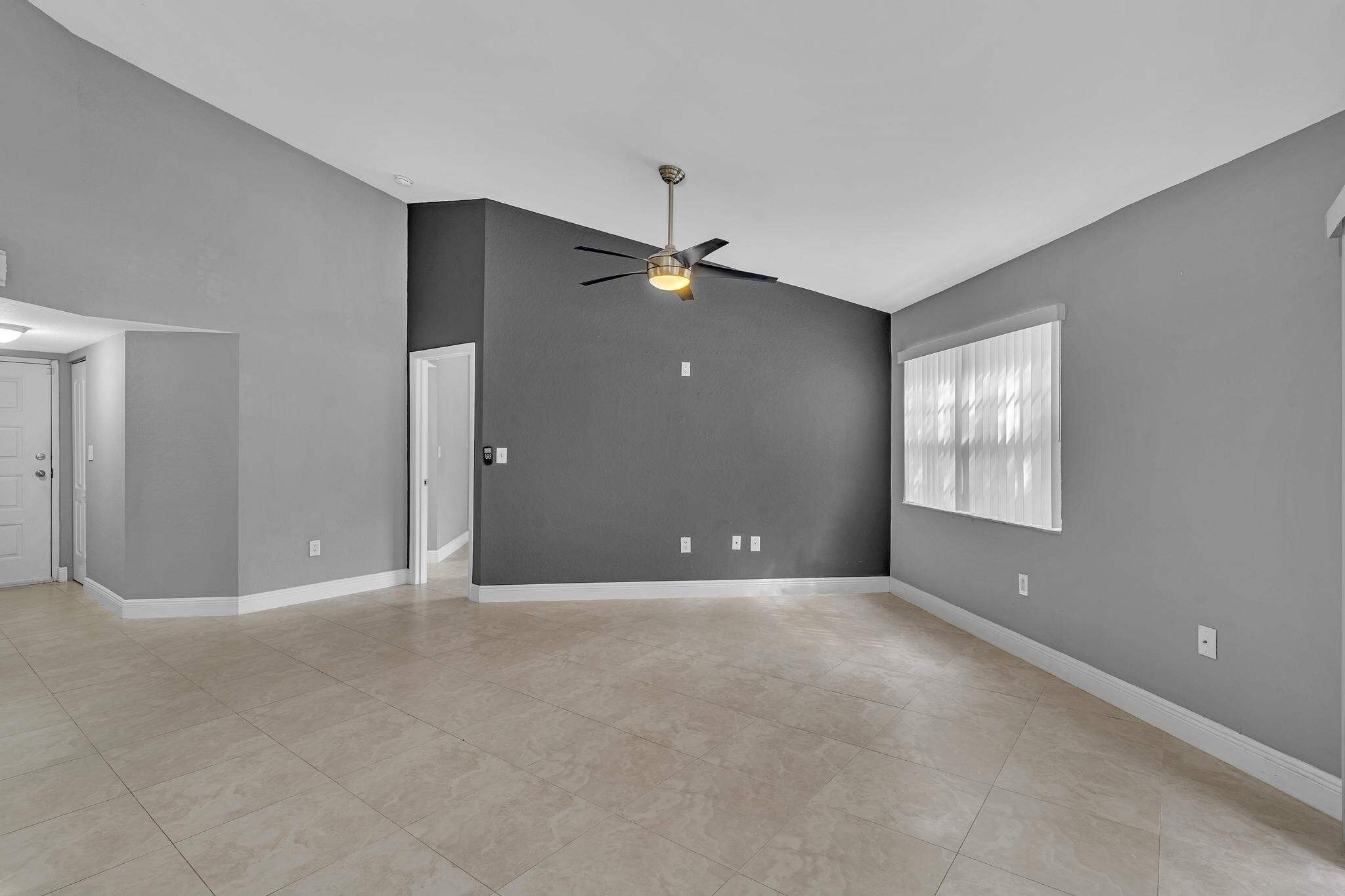 Building Photo - 1255 SW 46th Ave