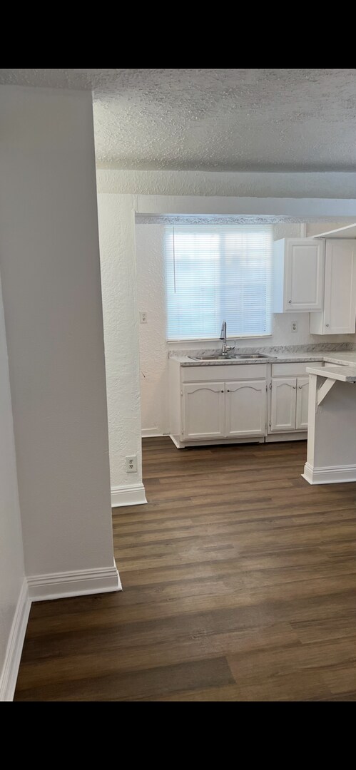 Building Photo - 3958 Normandie Ave