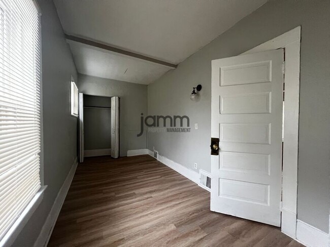 Building Photo - 2602 Vega Ave