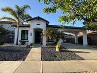 Building Photo - CLEAN AND SPACIOUS ONE STORY, 3 BED, 2 BATH, 2 CAR GARAGE IN WEST SACRAMENTO