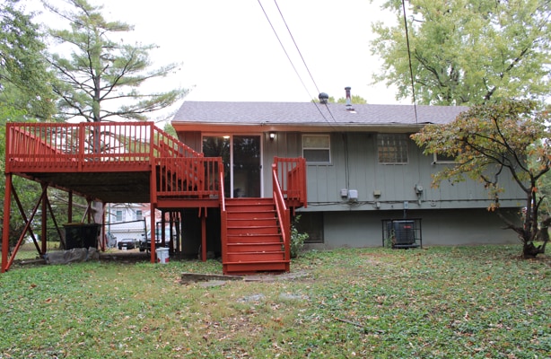 Building Photo - Spacious 4-bedroom, 1.5-bath home located ...