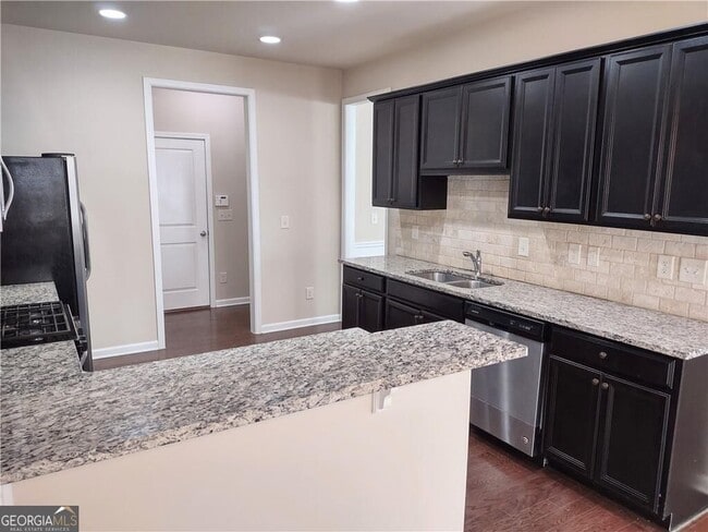 Building Photo - 4955 Ducote Trail
