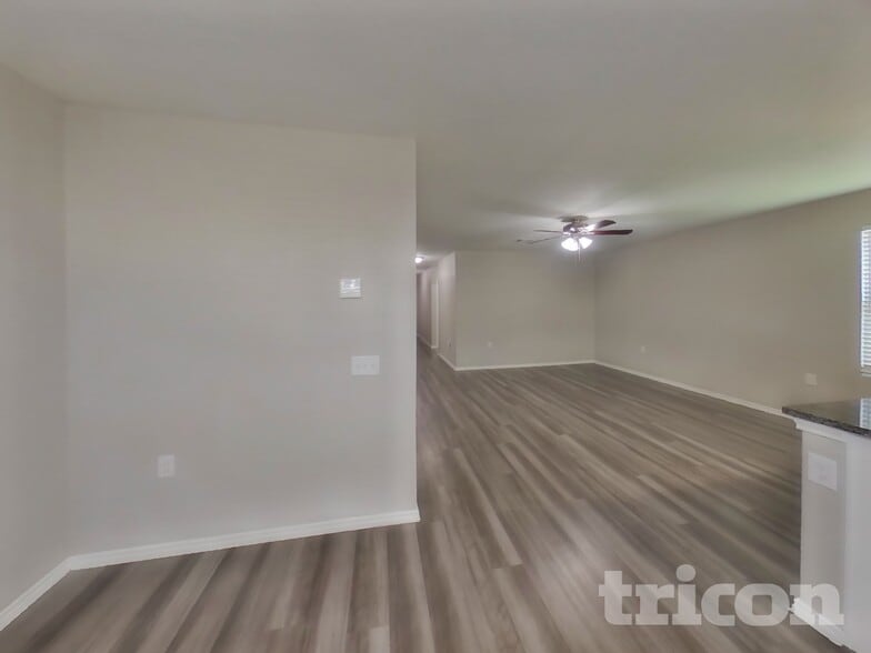 Building Photo - 6815 Hibiscus Falls