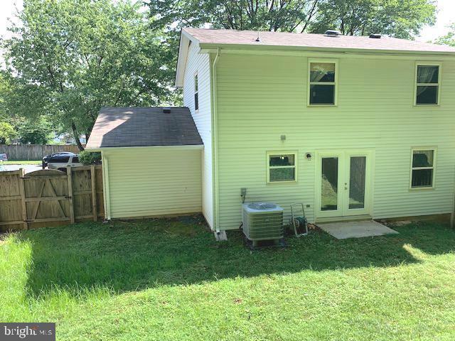 Building Photo - 3 Bedroom Spacious Home