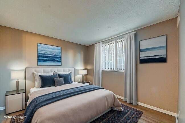 Building Photo - 1215 Oakland Rd NE