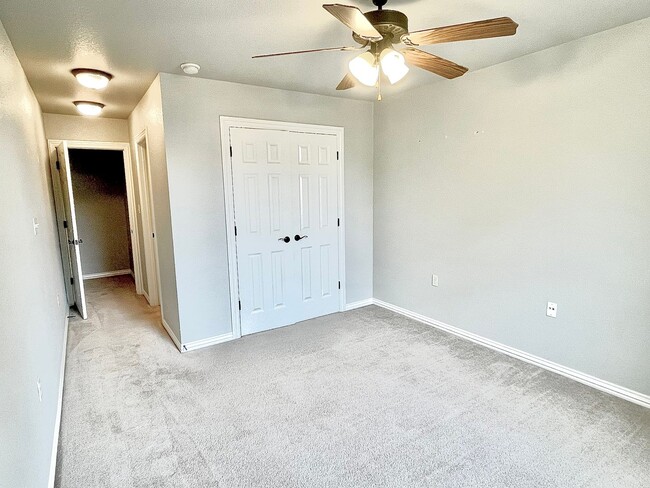 Building Photo - Quiet, Well-Maintained 2Bed/2.5Bath Home – Prime Fayetteville Location!