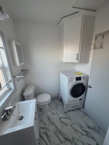 18. Bathroom - 7010 Rudsdale St