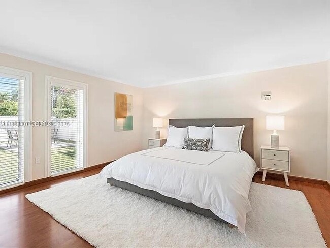 Building Photo - 5371 N Bay Rd