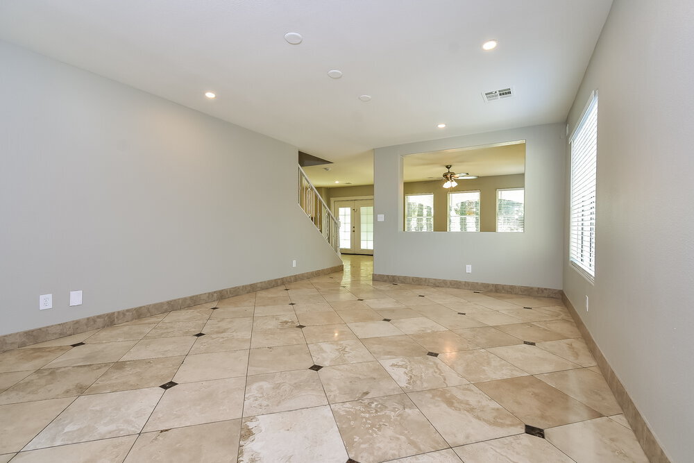 Building Photo - 8429 Shady Pines Dr