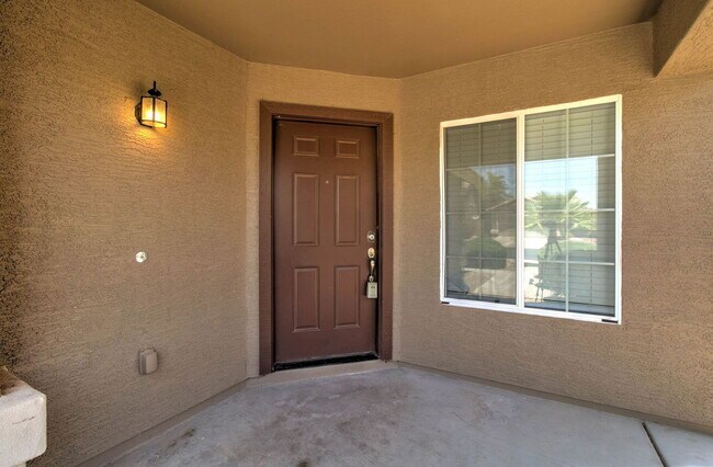 Building Photo - 41375 W Cahill Dr