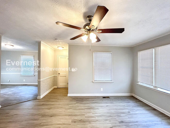 Building Photo - 2776 Palm Dr