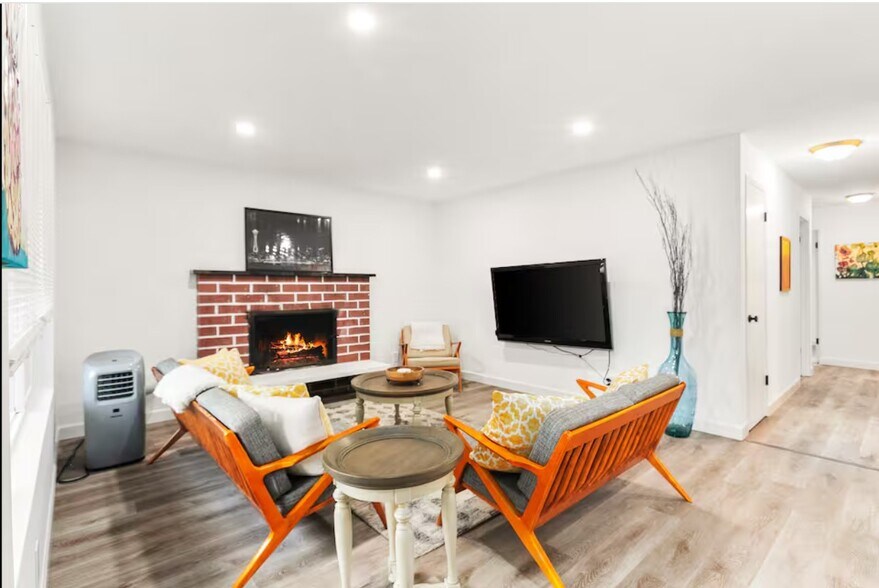 Primary Photo - 1803 15th Ave S