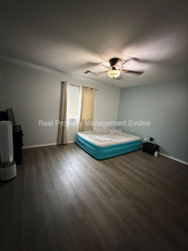 Building Photo - 25067 W Dove Trail