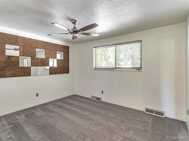 Building Photo - 123 Orion St