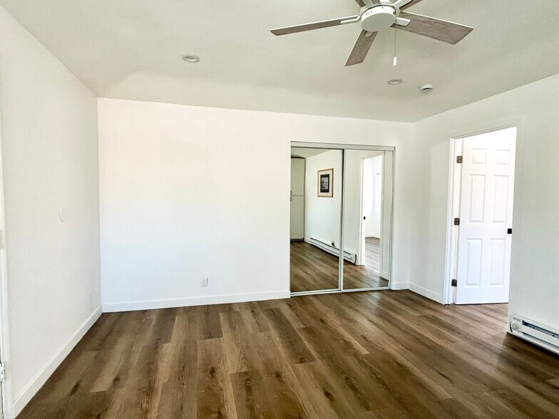 Empty Living Room - 327 W D St