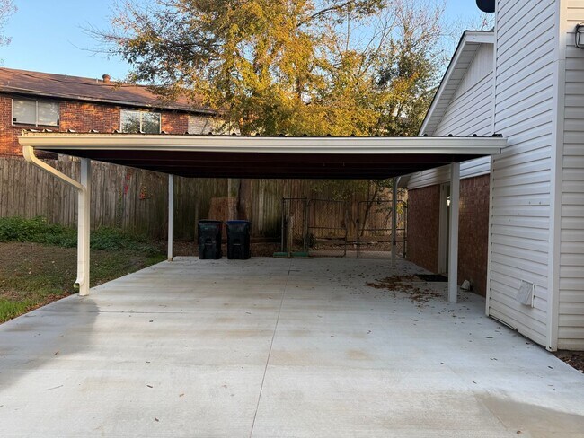 Building Photo - Beautiful 3 Bedroom home in Springhill ISD