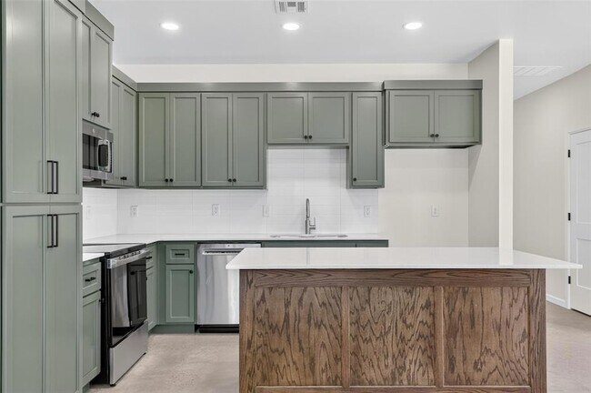 Building Photo - 8754 Patriot Dr
